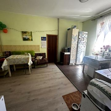 Станційна вул., 11