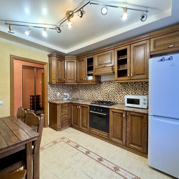 Київська вул., 16