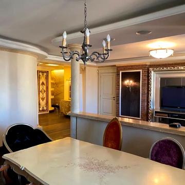 Вячеслава Чорновола вул., 20