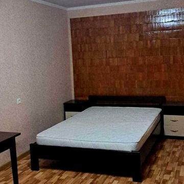 Русанівська набережна вул., 18