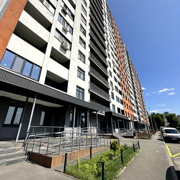 Вацлава Гавела бульв. (Івана Лепсе), 28