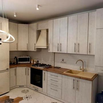 Малоголосківська вул., 28