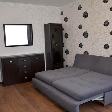 Бориса Гмирі вул., 8-Б