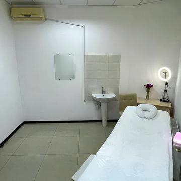 Набережна Перемоги вул., 10-К