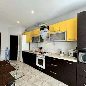 Котловинна вул., 15