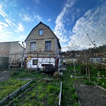 Незалежності, 13