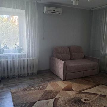 Князя Володимира Великого просп., 98