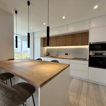 Героїв Миколаєва вул., (Будинок 4)