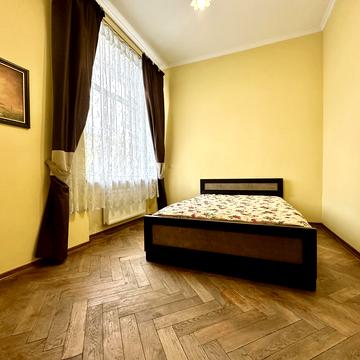 Промислова вул., 9