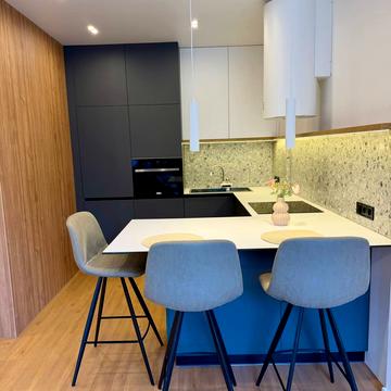 Космічна вул., 5