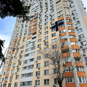 Юрія Поправки вул. (Миколи Лебедєва), 14