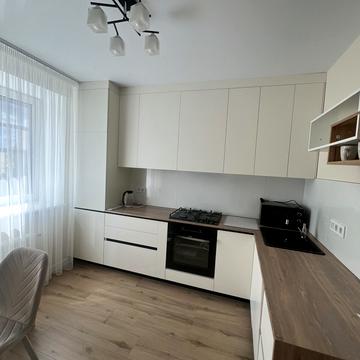 Київська вул., 19