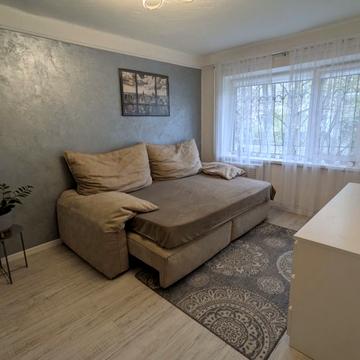 Братиславська вул., 18