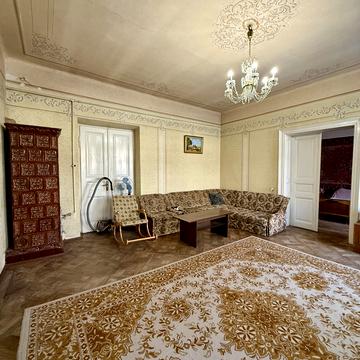 Патріарха Димитрія Яреми вул. (Антона Чехова), 30