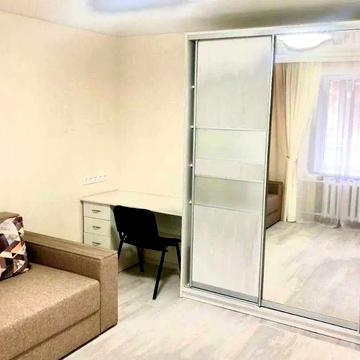 Машинобудівна вул., 14