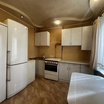 Князя Володимира Великого просп., 132