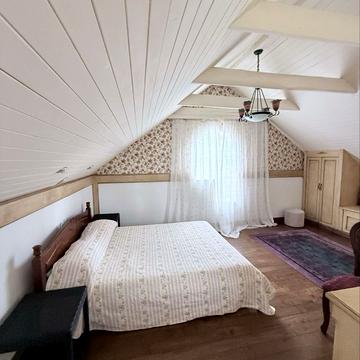 Пироговська вул., 11