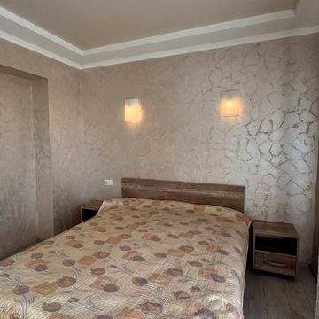 Дубенська вул., 7