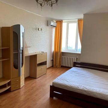 Миколи Бажана просп., 1-М