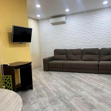 Львівська вул., 14