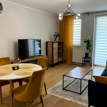 Вячеслава Чорновола просп. (), 77