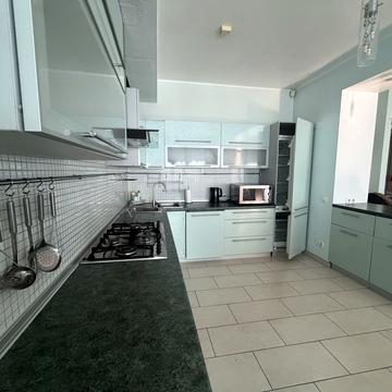 Чернишевська вул., 30