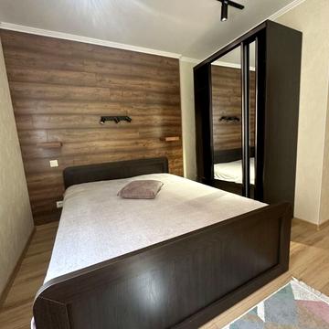 Шептицьких вул., 22