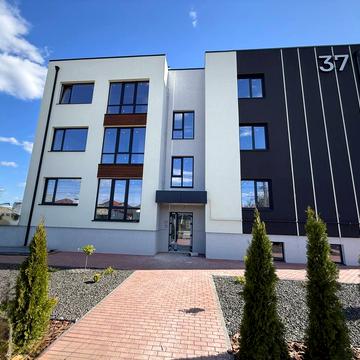 Поповича вул., 37