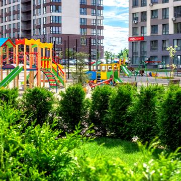 Європейського Союзу просп. (Правди), 43-А