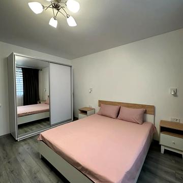 Лева Ребета вул., (Будинок 2)