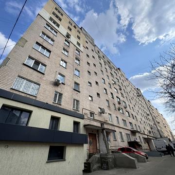 Камянецька вул., 38