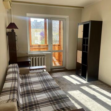 Лариси Руденко вул., 8