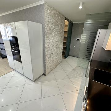 Срібнокільська вул., 1