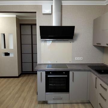 Андрія Аболмасова вул. (Панельна), 7