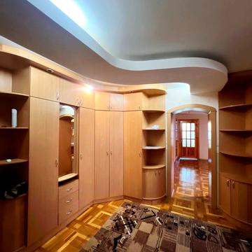 1-ї Танкової Бригади вул., 25