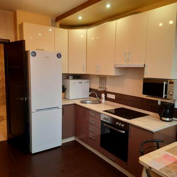 Бакинська вул., 37-Д