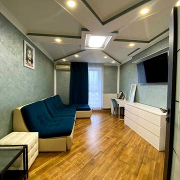 Євгена Коновальця вул., 120