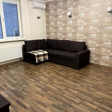 Василя Симоненка вул., 5