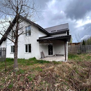 Залізнична вул., 8