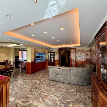 Золотоустівська вул., 10-12