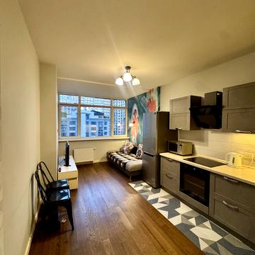 Андрія Верхогляда вул. (Михайла Драгомирова), 14