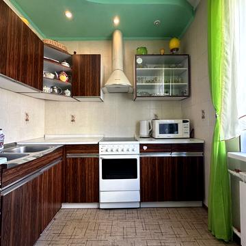 Прирічна вул., 37