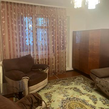 Композитора Лятошинського вул., 18