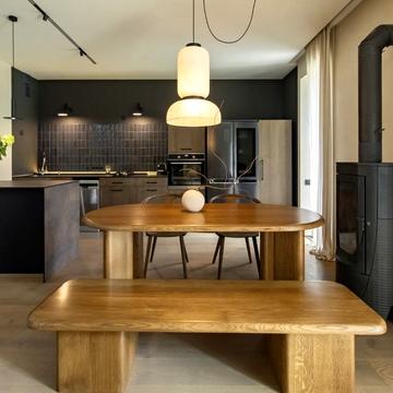 Євгена Коновальця вул., 49