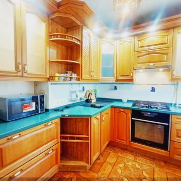 Прирічна вул., 19