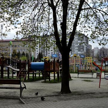 Олександра Довженка вул., 4/2
