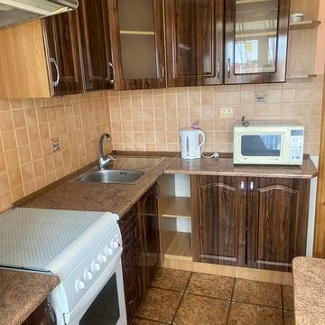 Євгена Коновальця вул., 130