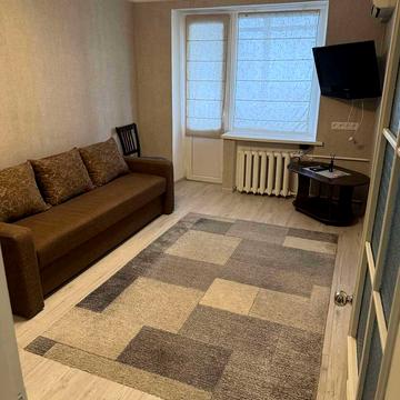 Набережно-Хрещатицька вул., 35