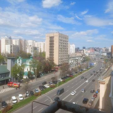 Голосіївський просп. (40-річчя Жовтня), 25