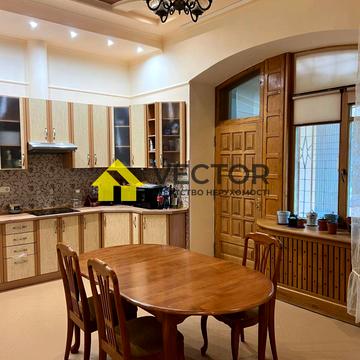 Гоголя вул., 8